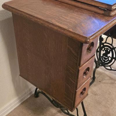 Vintage Singer Sewing Table