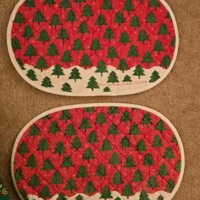 Vintage Quilted Plush Christmas Tree and 2 Placemats