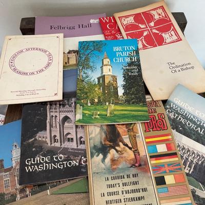 Visitors brochures to churches and halls