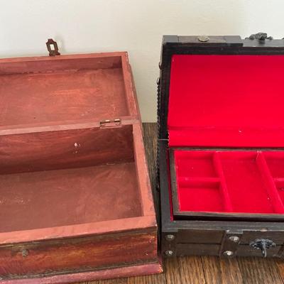 2 vintage jewelry boxes