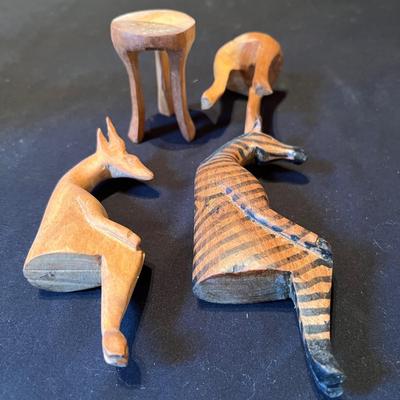 Hand Carved African Animals Wood Figurines (LR-RG)