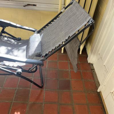 Two Zero Gravity Chairs (SR-MG)