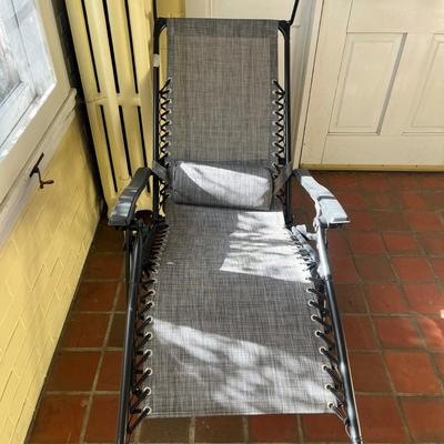 Two Zero Gravity Chairs (SR-MG)