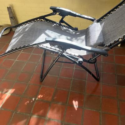 Two Zero Gravity Chairs (SR-MG)