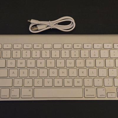 Apple Keyboard