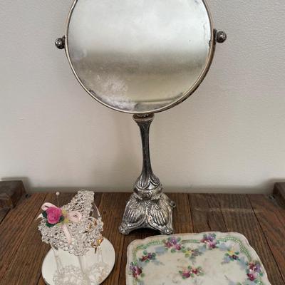 Vintage vanity mirror with glass piano and floral tray