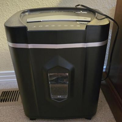 Aurora AU1210MA Paper Shredder with Manual