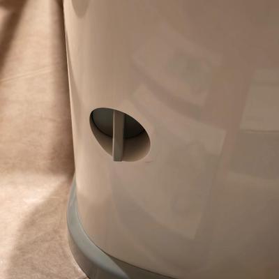 Janibelt Akord Trash Container with Several Boxes of Liners