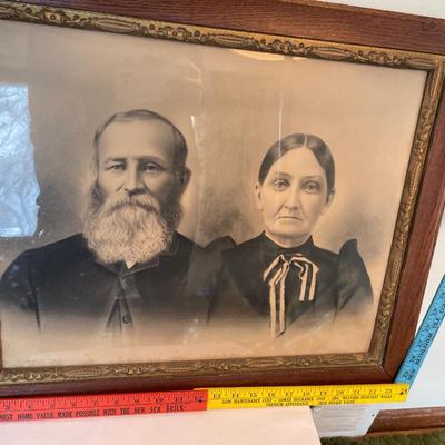 Incredible black & white picture and frame
