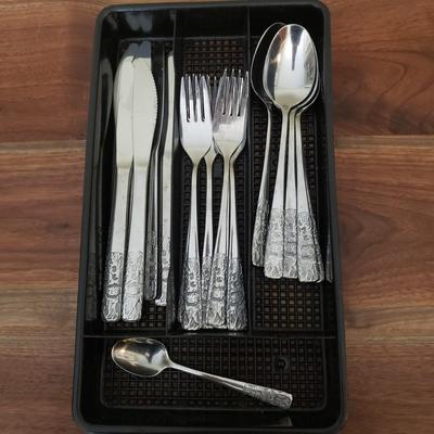 Monogram 19 Piece Silverware Set (D-KD)