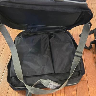 Bushnell Binoculars with Outdoor Travel Bag