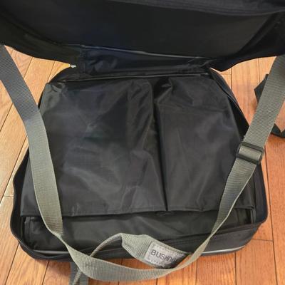 Bushnell Binoculars with Outdoor Travel Bag