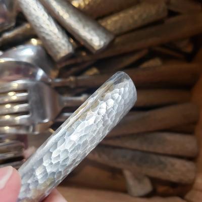 Hammered Handle Flatware Set (K-MK)