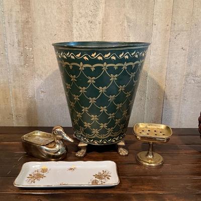 D1033 Vintage Green Handpainted Footed Metal waste Bin with Bathroom Accessories