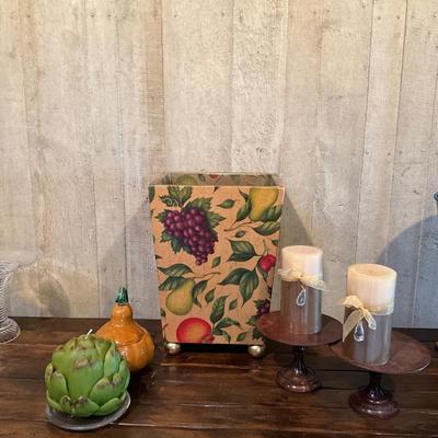 D1033 Decorative Decoupage Waste Bin with Candles