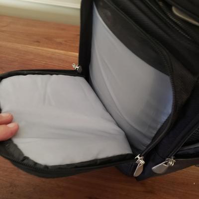 Hammacher Schlemmer Under Seat Rolling Carry-On Bag (D-KD)
