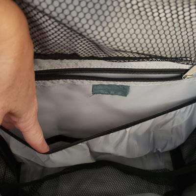 Hammacher Schlemmer Under Seat Rolling Carry-On Bag (D-KD)