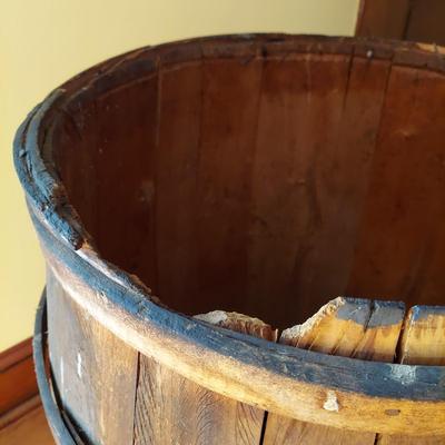 Three Wooden Barrels (B3-BBL)