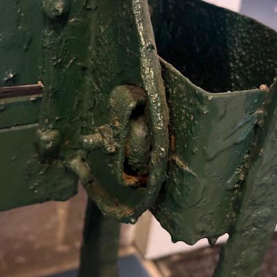 LOT 79G: Vintage Connie Mack Stadium Seats! Bank of Four