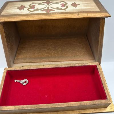 Norleans Musical Jewelry Box