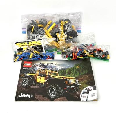 Lego Toy Lot Including Star Wars and Jeep
