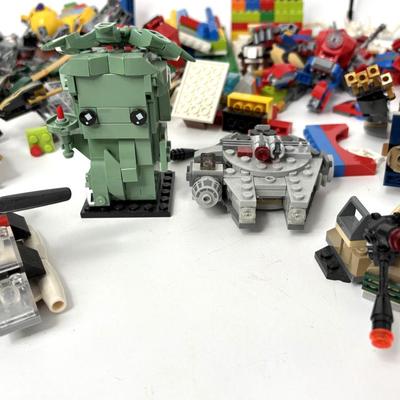 Lego Toy Lot Including Star Wars and Jeep