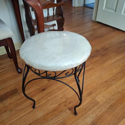 Sale Photo Thumbnail #62: Stool