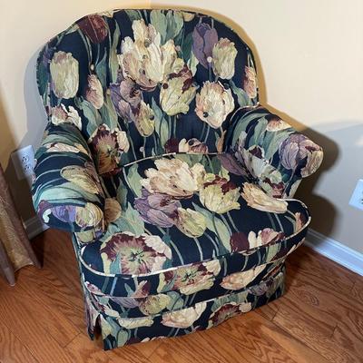 LOT 12: 2 Beautiful Floral Accent Chairs