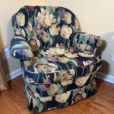 LOT 12: 2 Beautiful Floral Accent Chairs