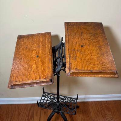 LOT 16: Vintage Victorian Cast Iron Book Stand/Music Stand