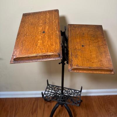 LOT 16: Vintage Victorian Cast Iron Book Stand/Music Stand