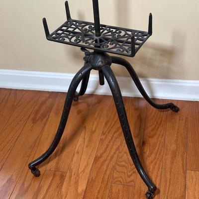 LOT 16: Vintage Victorian Cast Iron Book Stand/Music Stand