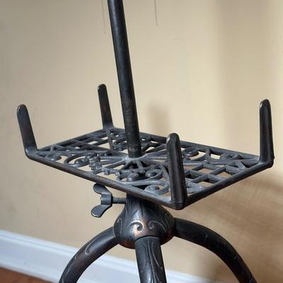 LOT 16: Vintage Victorian Cast Iron Book Stand/Music Stand