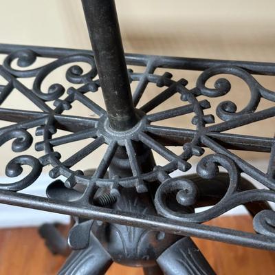 LOT 16: Vintage Victorian Cast Iron Book Stand/Music Stand
