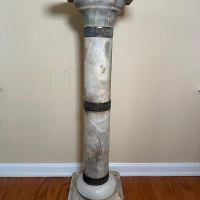LOT 20: Vintage Marble Pedestal