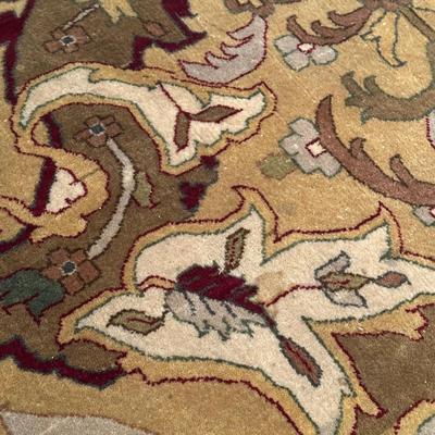 LOT 27: Beautiful Rug 10.5' x 8'