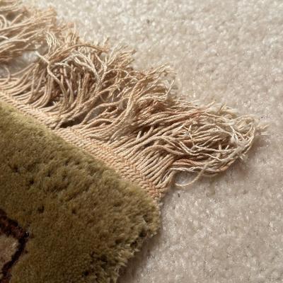 LOT 27: Beautiful Rug 10.5' x 8'