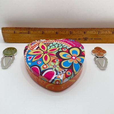 LOT 66: Pandora Bracelet and Brighton Bookmarkers