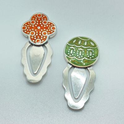 LOT 66: Pandora Bracelet and Brighton Bookmarkers