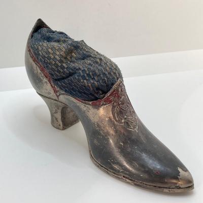 LOT 67: Vintage Sterling Silver Hat Pins & Vintage Silver-Plated Shoe Pin Cushion