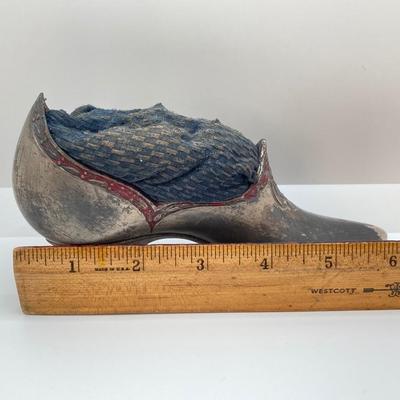 LOT 67: Vintage Sterling Silver Hat Pins & Vintage Silver-Plated Shoe Pin Cushion