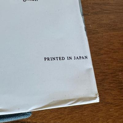 LOT 125: Norman Rockwell Artist & Illustrator/332 Magazine Covers Books