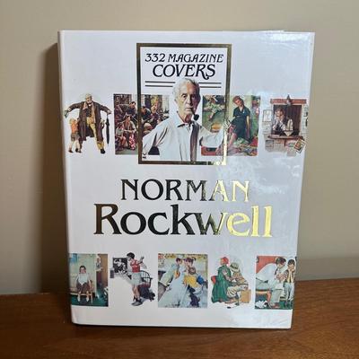 LOT 125: Norman Rockwell Artist & Illustrator/332 Magazine Covers Books