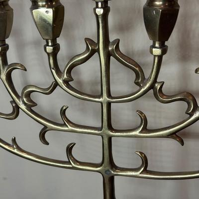 LOT 128: Israel/Jewish Home Decor, Books, Menorah, Yarmulkes & More