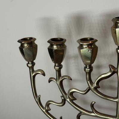 LOT 128: Israel/Jewish Home Decor, Books, Menorah, Yarmulkes & More