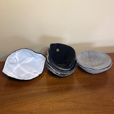 LOT 128: Israel/Jewish Home Decor, Books, Menorah, Yarmulkes & More