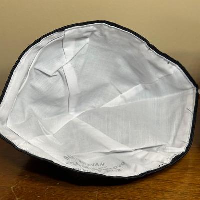 LOT 128: Israel/Jewish Home Decor, Books, Menorah, Yarmulkes & More