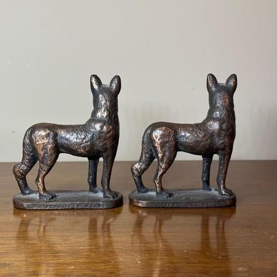 LOT 129: Vintage 1929 Gifthouse NYC D60 German Shepards Brass Bookends & More
