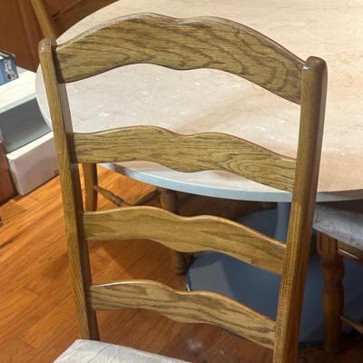 LOT 134: Marble Tulip Table w/ Chairs