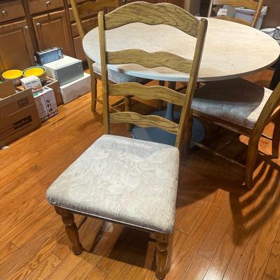 LOT 134: Marble Tulip Table w/ Chairs